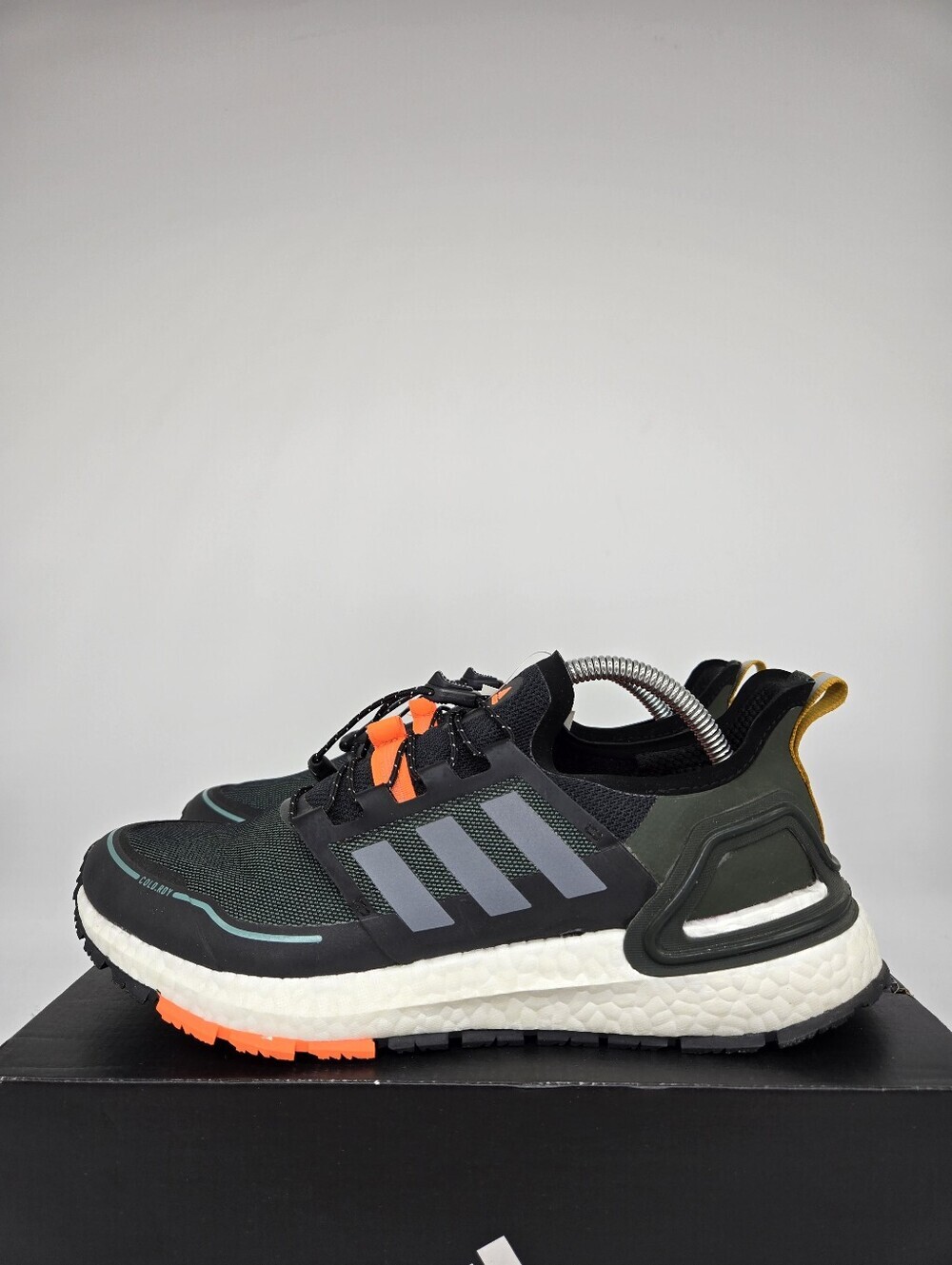 Adidas Women's UltraBoost Cold.RDY Q46488 Black Orange Running Shoes Size 9